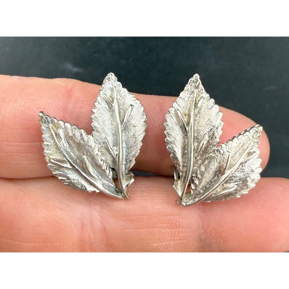 Vintage Pastelli Clip‎ On Earrings Silver Tone Leaf Signed